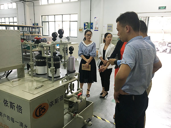 岸谷纳米科技参观尊龙凯时环保生产车间学习交流