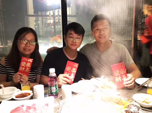 尊龙凯时环保聚餐活动欢声笑语，还有红包拿哦