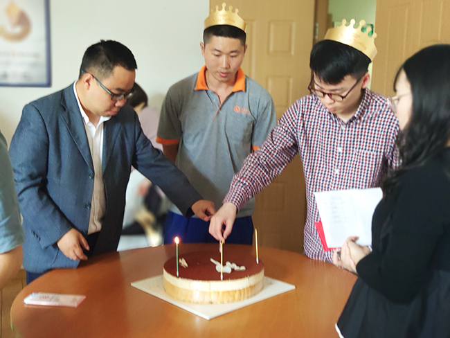尊龙凯时环保2019年5月生日会