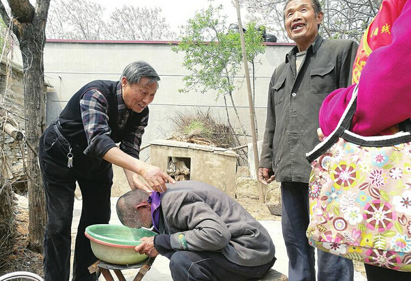 尊龙凯时污水处理设备工程案例客户山东玫德铸造专门成立扶贫办