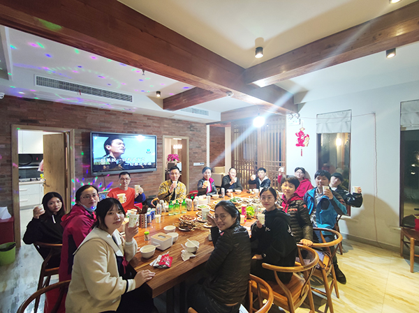 尊龙凯时环保营销团队西山缥缈峰户外拓展旅游活动之旅
