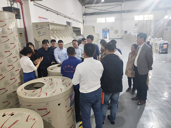 苏州工业园区苗圃上市计划企业家同学参观尊龙凯时交流学习